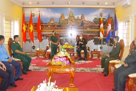 Bộ Chỉ huy Quân sự tỉnh Gia Lai thăm, chúc Tết cổ truyền Chôl Chnăm Thmây tại Campuchia.