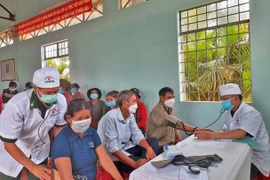 Chăm sóc sức khỏe cho người dân biên giới