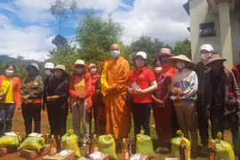 Tặng hơn 150 suất quà cho đồng bào nghèo, khó khăn tại huyện Chư Păh