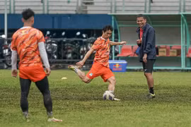 Đá với kèo trên, HA Gia Lai chơi phòng ngự phản công