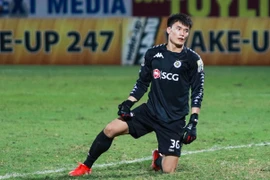Bình Định FC "trải thảm đỏ" chiêu mộ thủ môn Bùi Tiến Dũng?