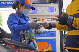 Chính phủ yêu cầu bảo đảm cân đối cung cầu mặt hàng xăng dầu