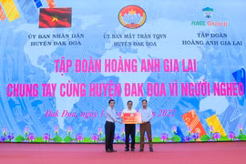 Đak Đoa: Tiếp nhận 3 tỷ đồng ủng hộ Quỹ "vì người nghèo"