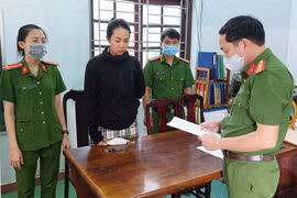 Khởi tố, bắt giam cựu nhân viên sân bay Đà Nẵng lấy 'mác' sang chảnh lừa chạy việc