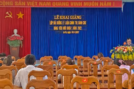 Ia Pa: Bồi dưỡng lý luận chính trị cho 48 đảng viên mới