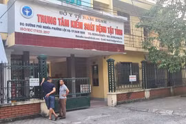 Giám đốc CDC Nam Định và 4 thuộc cấp bị bắt do liên quan vụ kit test Việt Á