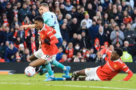 Kết quả Ngoại hạng Anh, M.U 1-1 Leicester: 'Quỷ đỏ' trượt dài cuộc đua tốp 4