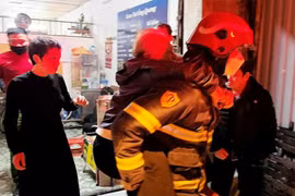 Hà Nội: Cháy nhà dân ở ngõ 43 Bát Đàn làm 1 người tử vong