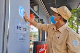 Pleiku: Dán hơn 300 logo nhận diện nhà vệ sinh cộng đồng