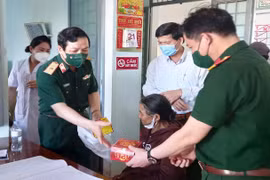 Khám bệnh miễn phí và tặng quà cho các đối tượng chính sách tại huyện Mang Yang