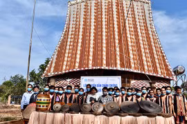 Ia Grai: 30 học viên tham gia lớp truyền dạy chỉnh chiêng, đánh chiêng