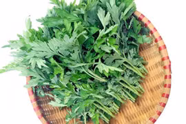 Tác dụng phụ đáng sợ của rau ngải cứu, biết mà tránh kẻo 'hại đủ đường'