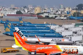 Giá vé máy bay dịp nghỉ lễ 30-4 và 1-5 tăng mạnh