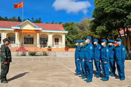 Pleiku tổ chức huấn luyện dân quân mới