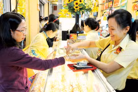 Sáng nay 5-10, giá vàng SJC giảm hơn 600.000 đồng/lượng