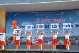 Bỏ hút thuốc lá để thực hiện nếp sống văn minh