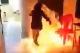 Nữ sinh lớp 8 châm lửa đốt trường vì lời thách "câu 1.000 like"