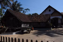 Màu thời gian ở Akô Dhông