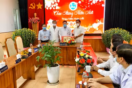 Tỉnh Gia Lai thăm, chúc Tết các đơn vị tuyến đầu chống dịch và gia đình chính sách, hộ nghèo