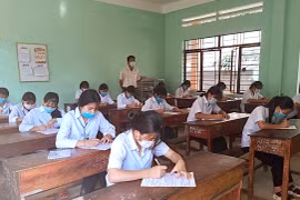 Pleiku: Học sinh lớp 12 kiểm tra học kỳ I trực tiếp