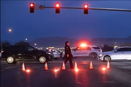 Mỹ: Xe ôtô vượt đèn đỏ gây tai nạn liên hoàn khiến 9 người thiệt mạng