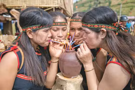 Văn hóa rượu cần Tây Nguyên