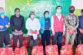 Gia Lai: Trao gần 1.300 suất quà Tết cho các đối tượng khó khăn