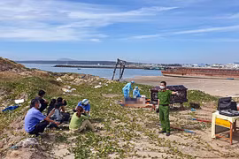 Phát hiện thi thể nam giới trôi trên biển Bình Thuận