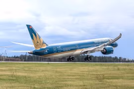 Vẫn đang điều tra đối tượng 'dọa bắn hạ' máy bay Vietnam Airlines