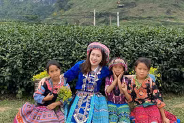 Tiêu Tết thời COVID: Đừng tự gây áp lực cho mình bằng cách "đua đòi"