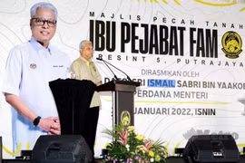 Thủ tướng Malaysia mong đội nhà học tập bóng đá Việt Nam, Hoàng Anh Gia Lai