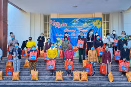 Gia Lai Ngày 19-1 hơn 300 suất quà Tết tặng cho người nghèo