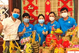 Hội thi gói bánh tét, bánh chưng: Hấp dẫn, nghĩa tình