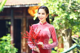 'Hoa hậu bolero' Dương Kim Ánh khoe nhan sắc ngọt ngào