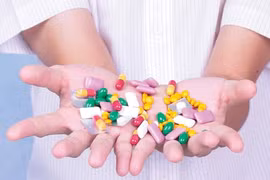 Tự ý dùng thuốc chuốc họa vào thân