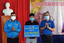 Tổ chức "Xuân tình nguyện" và hội thi làm bánh mứt truyền thống