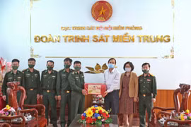 Trưởng ban Dân vận Tỉnh ủy Võ Thanh Hùng chúc Tết đơn vị quân đội