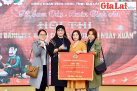 Sôi nổi Hội thi gói bánh tét, bánh chưng "Hương vị ngày Xuân"