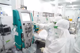 Sáng 26/1: Hơn 4.600 ca Covid-19 nặng đang điều trị; Lâm Đồng có F0 đầu tiên nhiễm biến chủng Omicron