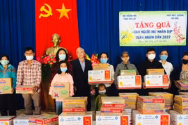 Gia Lai tặng gần 400 suất quà Tết cho người có hoàn cảnh khó khăn