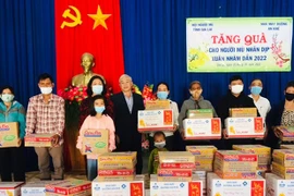 Gia Lai tặng gần 400 suất quà Tết cho người có hoàn cảnh khó khăn