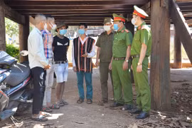 Gác niềm riêng vì bình yên buôn làng