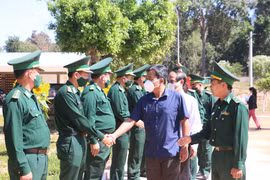 Thường trực Tỉnh ủy thăm, chúc Tết các đồn biên phòng