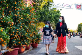 Thong dong trên phố cùng Xuân