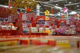 Hàng hóa dồi dào, sôi động kích cầu sắm Tết Nguyên đán 2022