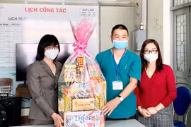 Các Phó Chủ tịch UBND tỉnh Gia Lai thăm chúc Tết cơ sở y tế, nguyên lãnh đạo tỉnh