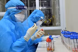 Sáng 1/1: Hơn 1,35 triệu ca COVID-19 ở Việt Nam đã khỏi bệnh; Cách ly tại nhà 3 ngày với người nhập cảnh tiêm đủ liều vaccine, xét nghiệm âm tính