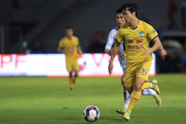 Vòng 17 V.League 2022: Hoàng Anh Gia Lai đánh rơi chiến thắng trên "chảo lửa" Lạch Tray