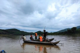 Bé trai 12 tuổi đi chăn trâu bị lũ cuốn mất tích