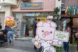 "Heo ăn chuối" có phải là phát hiện mới của Hoàng Anh Gia Lai và bầu Đức?